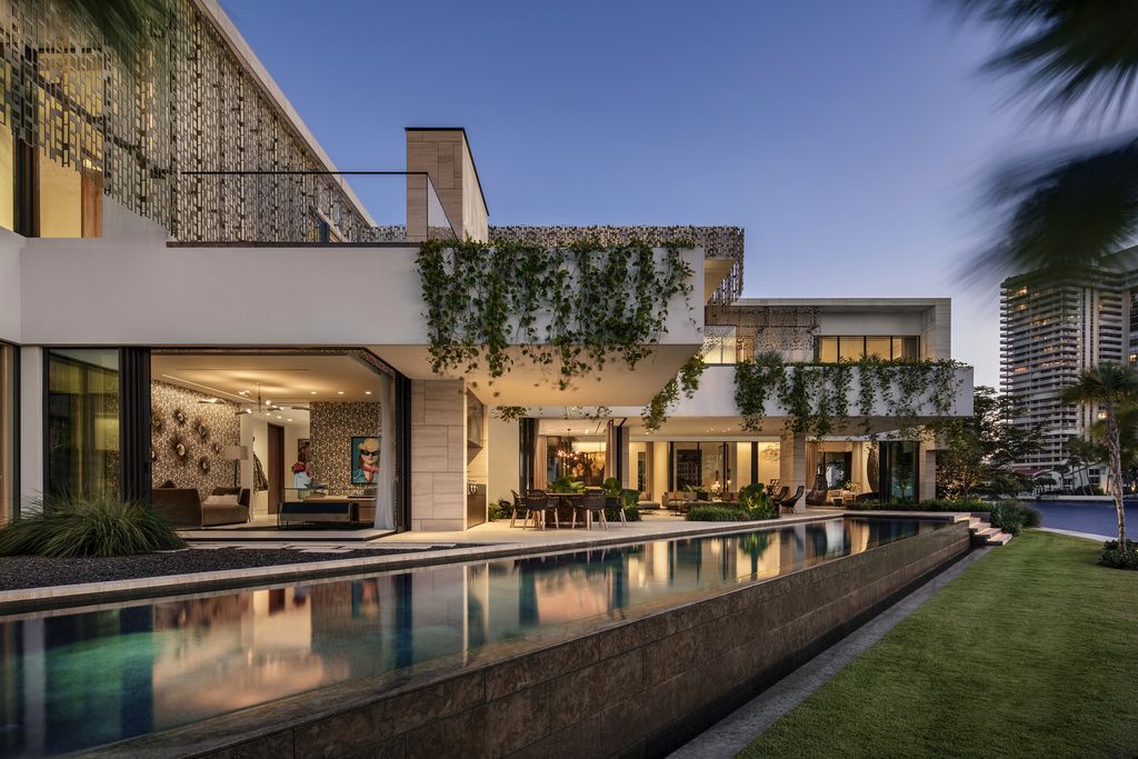 Context and Nature Inspire Terracina House in Miami, Florida by SAOTA