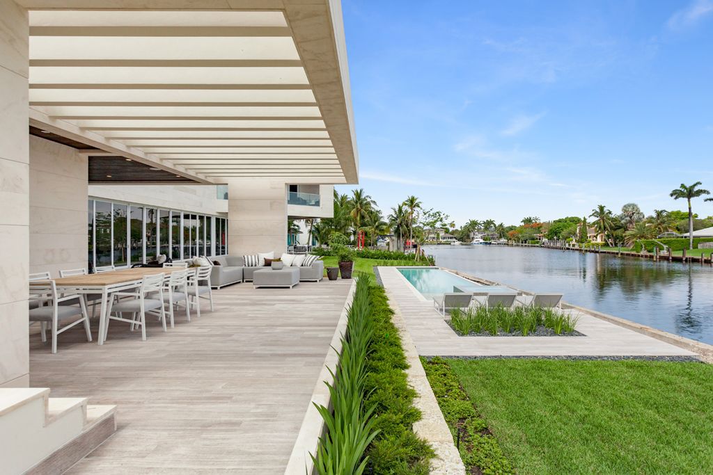 Coral Gables Iconic House with waterfrontage and direct ocean access