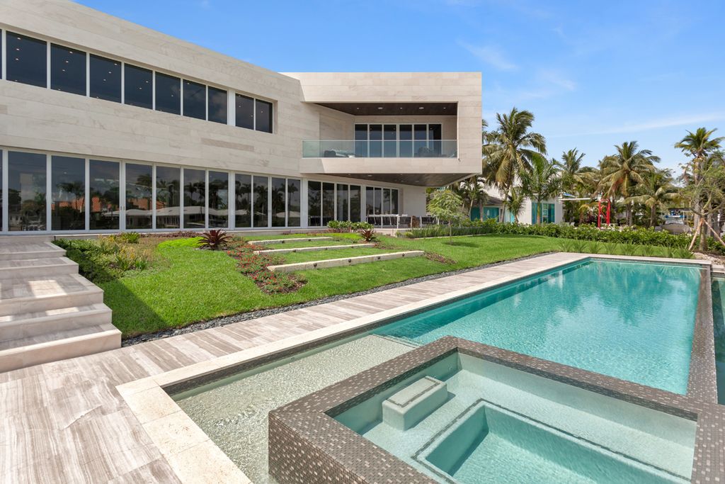 Coral Gables Iconic House with waterfrontage and direct ocean access