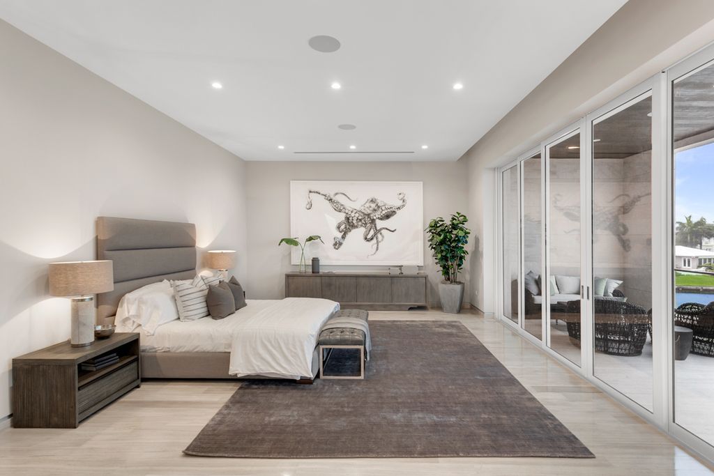 Coral Gables Iconic House with waterfrontage and direct ocean access