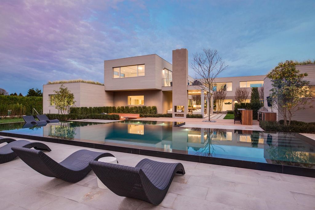 This Exclusive Unparalleled Mansion in Las Vegas Designed by Jason Thomas Architect of Southampton and executed by Sagaponack Builders. This villa has it all: value, location, super generous plot, picturesque setting, top-quality construction, cutting-edge equipment, functionality and elegance of interiors.