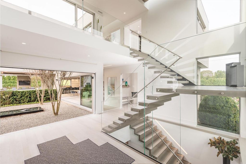 This Exclusive Unparalleled Mansion in Las Vegas Designed by Jason Thomas Architect of Southampton and executed by Sagaponack Builders. This villa has it all: value, location, super generous plot, picturesque setting, top-quality construction, cutting-edge equipment, functionality and elegance of interiors.