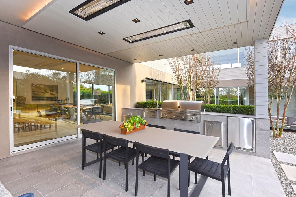 This Exclusive Unparalleled Mansion in Las Vegas Designed by Jason Thomas Architect of Southampton and executed by Sagaponack Builders. This villa has it all: value, location, super generous plot, picturesque setting, top-quality construction, cutting-edge equipment, functionality and elegance of interiors.