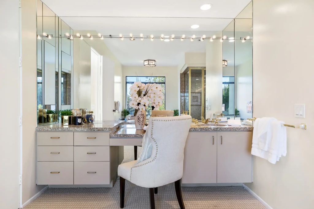 Extravagant Contemporary Residence in Los Angeles California 2