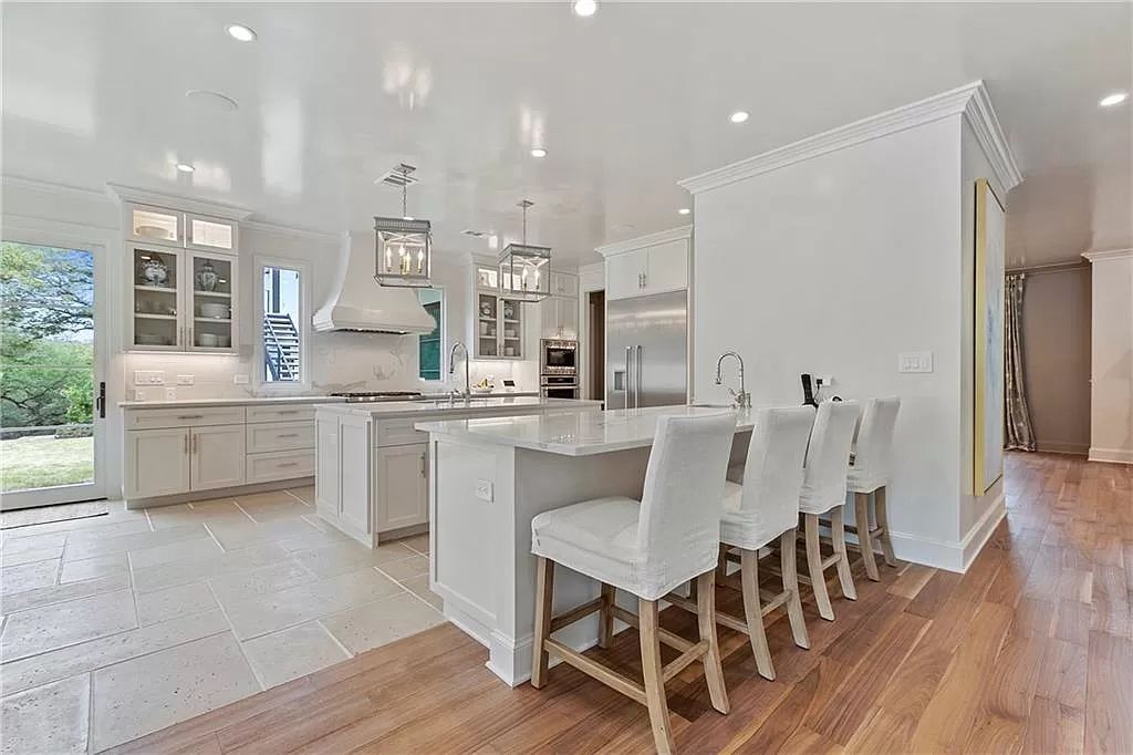 The gorgeous contemporary home in Austin is an elegant home which is privately gated for peace and security now available for sale. This home located at 3604 Westlake Dr, Austin, Texas; offering 5 bedrooms and 5 bathrooms with over 5,600 square feet of living spaces.