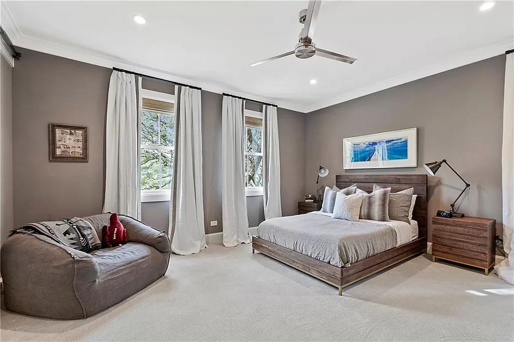 The gorgeous contemporary home in Austin is an elegant home which is privately gated for peace and security now available for sale. This home located at 3604 Westlake Dr, Austin, Texas; offering 5 bedrooms and 5 bathrooms with over 5,600 square feet of living spaces.