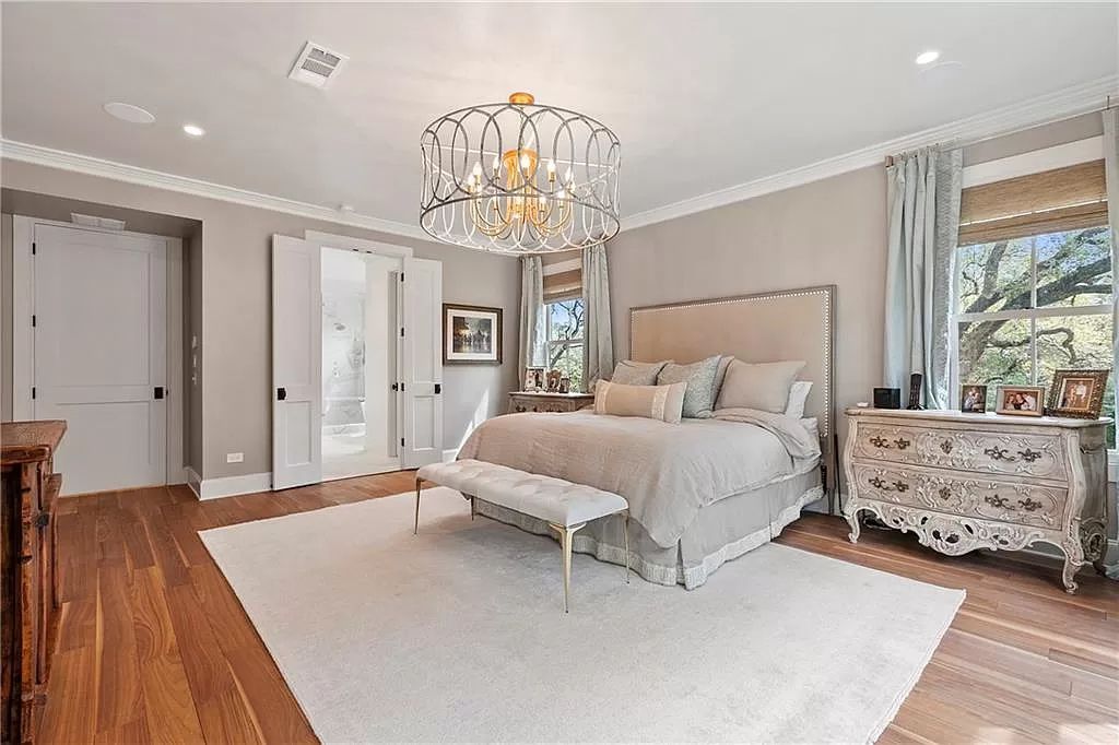 The gorgeous contemporary home in Austin is an elegant home which is privately gated for peace and security now available for sale. This home located at 3604 Westlake Dr, Austin, Texas; offering 5 bedrooms and 5 bathrooms with over 5,600 square feet of living spaces.