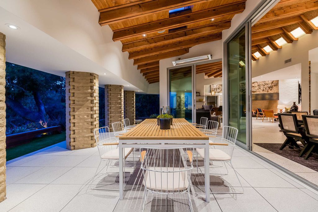 Gorgeous mid century modern home in the west of Los Angeles, California