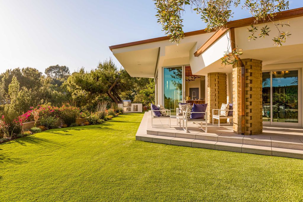 Gorgeous mid century modern home in the west of Los Angeles, California