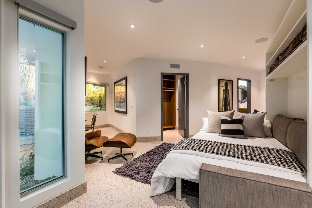 Gorgeous mid century modern home in the west of Los Angeles, California