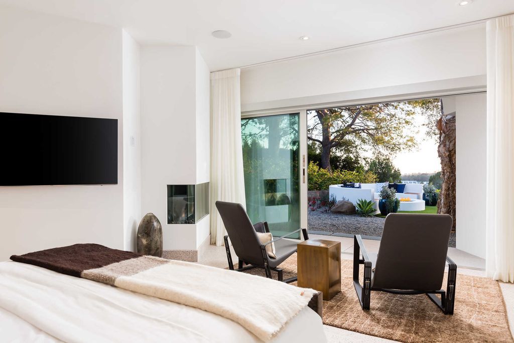 Gorgeous mid century modern home in the west of Los Angeles, California