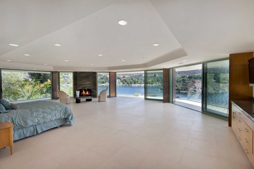 Impressive Mountain View Home in California built by Michael Barsocchini