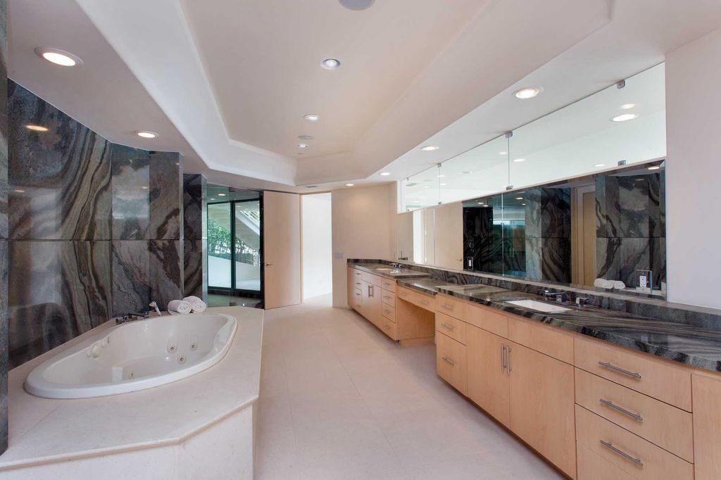 Impressive Mountain View Home in California built by Michael Barsocchini