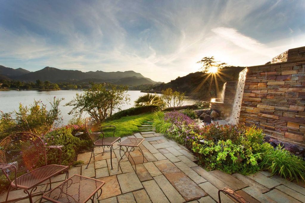 Impressive Mountain View Home in California built by Michael Barsocchini