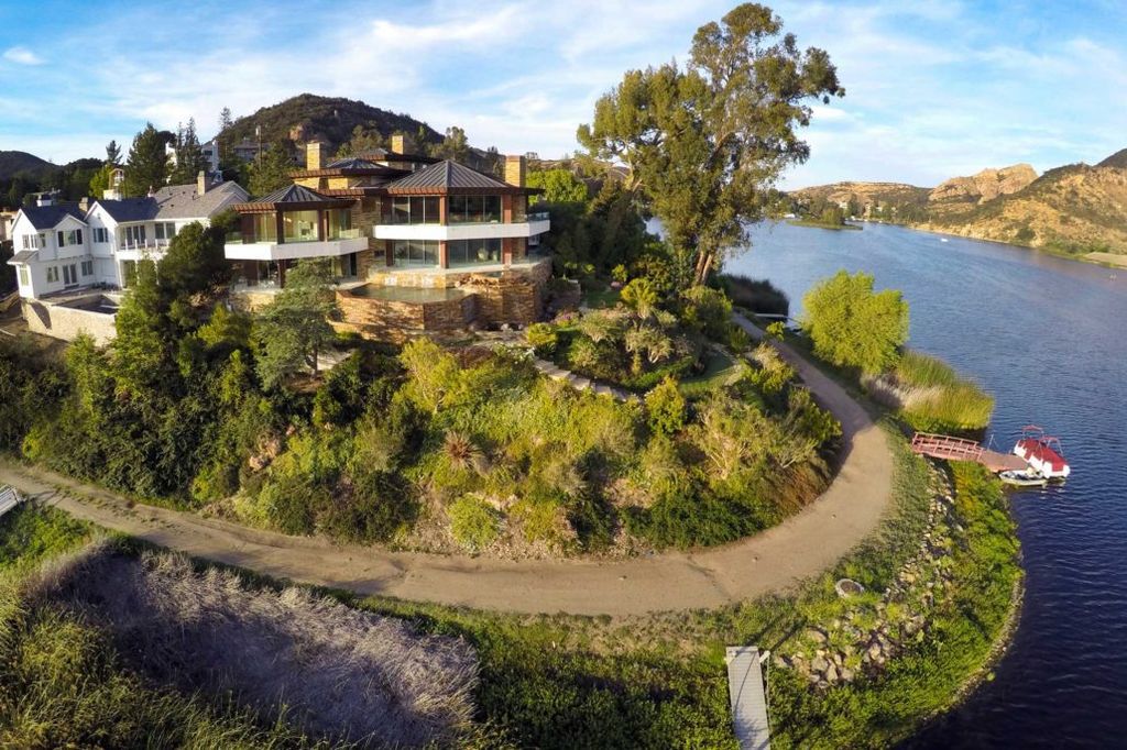 Impressive Mountain View Home in California built by Michael Barsocchini