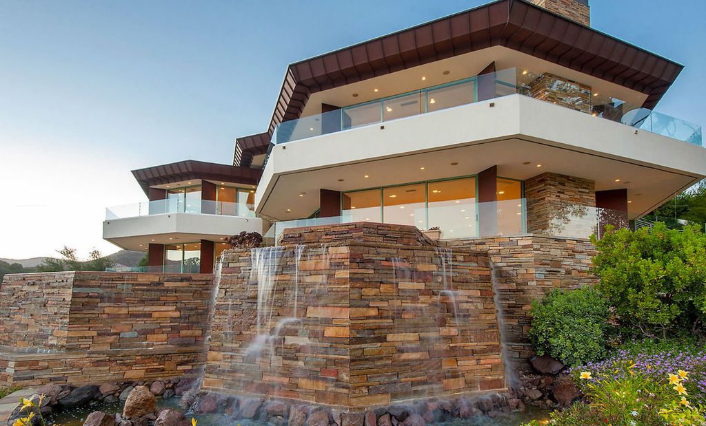Impressive Mountain View Home in California built by Michael Barsocchini