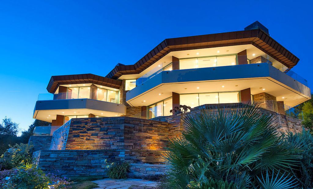 Impressive Mountain View Home in California built by Michael Barsocchini
