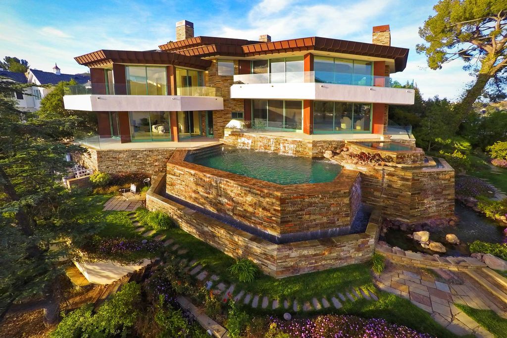 Impressive Mountain View Home in California built by Michael Barsocchini