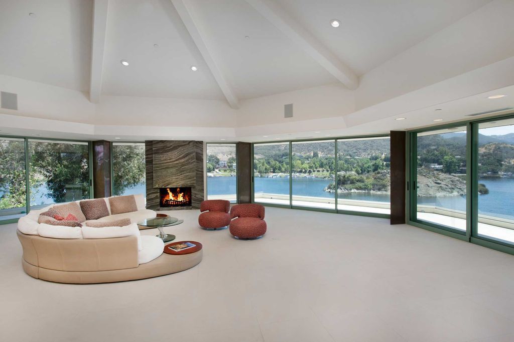 Impressive Mountain View Home in California built by Michael Barsocchini