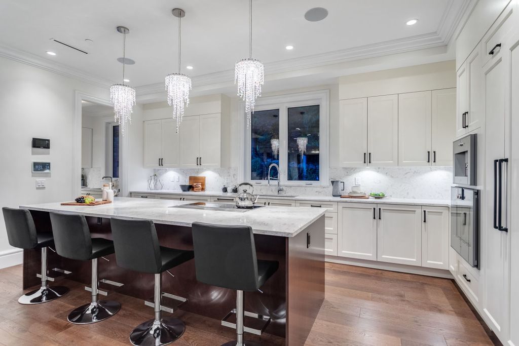 This Luxury Dream Home in West Vancouver was executed by Marble Construction, winner of best single family Home in Canada. This Dream Home nestled on a fabulous prime place lot with views of the Lions Gate Bridge and Ocean.