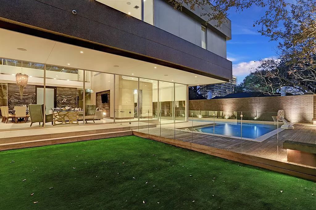 Masterful Custom Built Home in Houston with Clean line Architecture Asking for 4099000 7