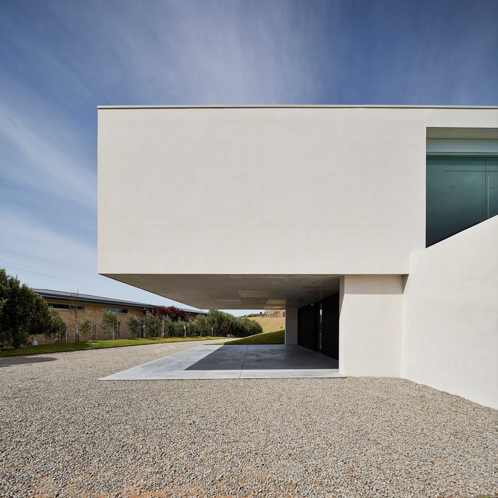 Meticulous and Considerate Design of WildCoast by FGR Architects