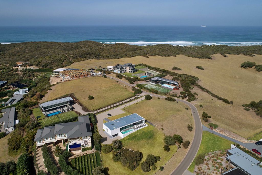 Meticulous and Considerate Design of WildCoast by FGR Architects 6