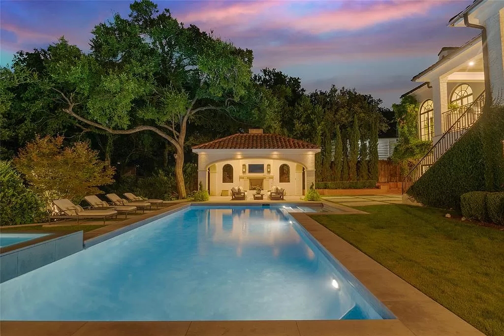 The Mediterranean Home in Texas is a luxurious estate heralds the highest standards in quality, ultimate luxury and privacy now available for sale. This home located at 2425 Stadium Dr, Fort Worth, Texas; offering 5 bedrooms and 8 bathrooms with over 10,000 square feet of living spaces.