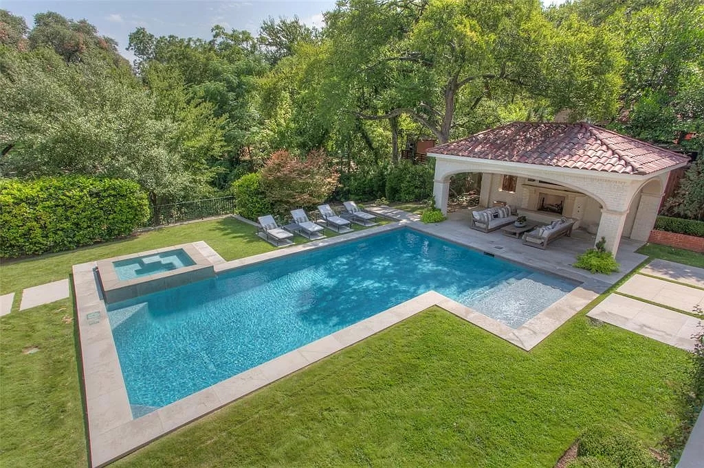 The Mediterranean Home in Texas is a luxurious estate heralds the highest standards in quality, ultimate luxury and privacy now available for sale. This home located at 2425 Stadium Dr, Fort Worth, Texas; offering 5 bedrooms and 8 bathrooms with over 10,000 square feet of living spaces.