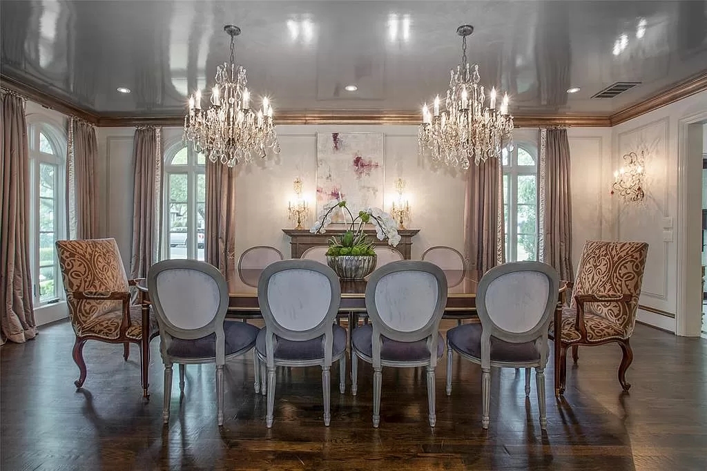 The Mediterranean Home in Texas is a luxurious estate heralds the highest standards in quality, ultimate luxury and privacy now available for sale. This home located at 2425 Stadium Dr, Fort Worth, Texas; offering 5 bedrooms and 8 bathrooms with over 10,000 square feet of living spaces.