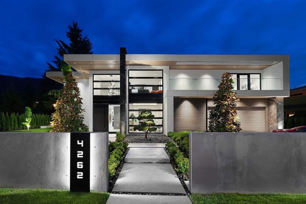 This Spectacular Modern Estate in North Vancouver, Canada was executed by prestigious Marble Construction. This is a beautiful home located at one of the most sought-after street in North Vancouver