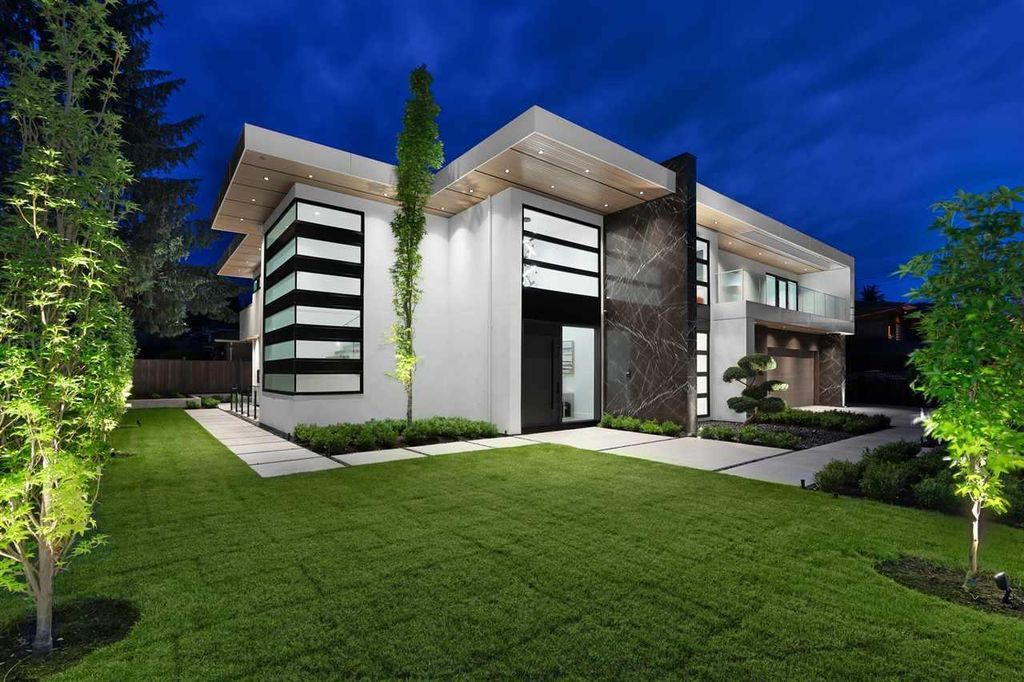 This Spectacular Modern Estate in North Vancouver, Canada was executed by prestigious Marble Construction. This is a beautiful home located at one of the most sought-after street in North Vancouver