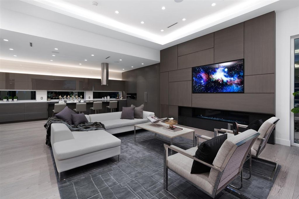 This Spectacular Modern Estate in North Vancouver, Canada was executed by prestigious Marble Construction. This is a beautiful home located at one of the most sought-after street in North Vancouver