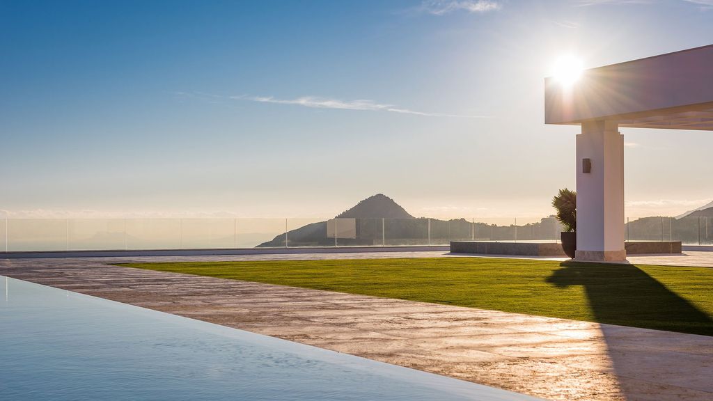 Stunning Luxurious Design of Heaven 11 in La Zagaleta by Ark architects 14