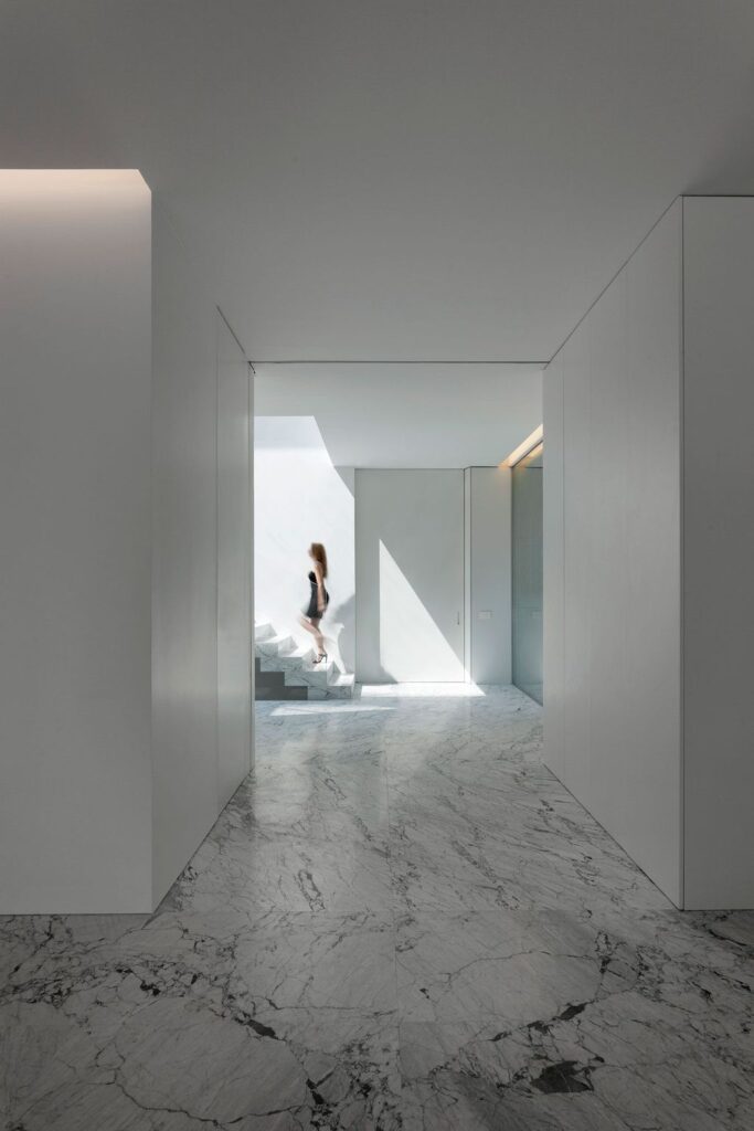 The Modern Two storey Aluminum House by Fran Silvestre Arquitectos 10