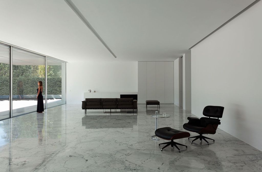 The Modern Two storey Aluminum House by Fran Silvestre Arquitectos 11