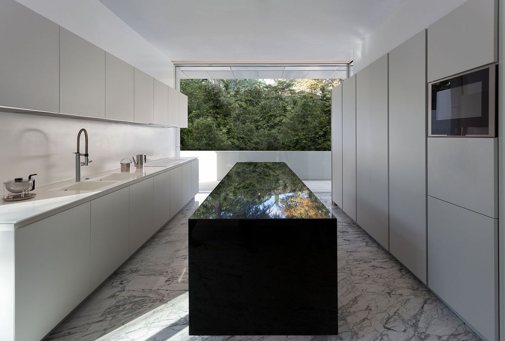 The Modern Two storey Aluminum House by Fran Silvestre Arquitectos 13