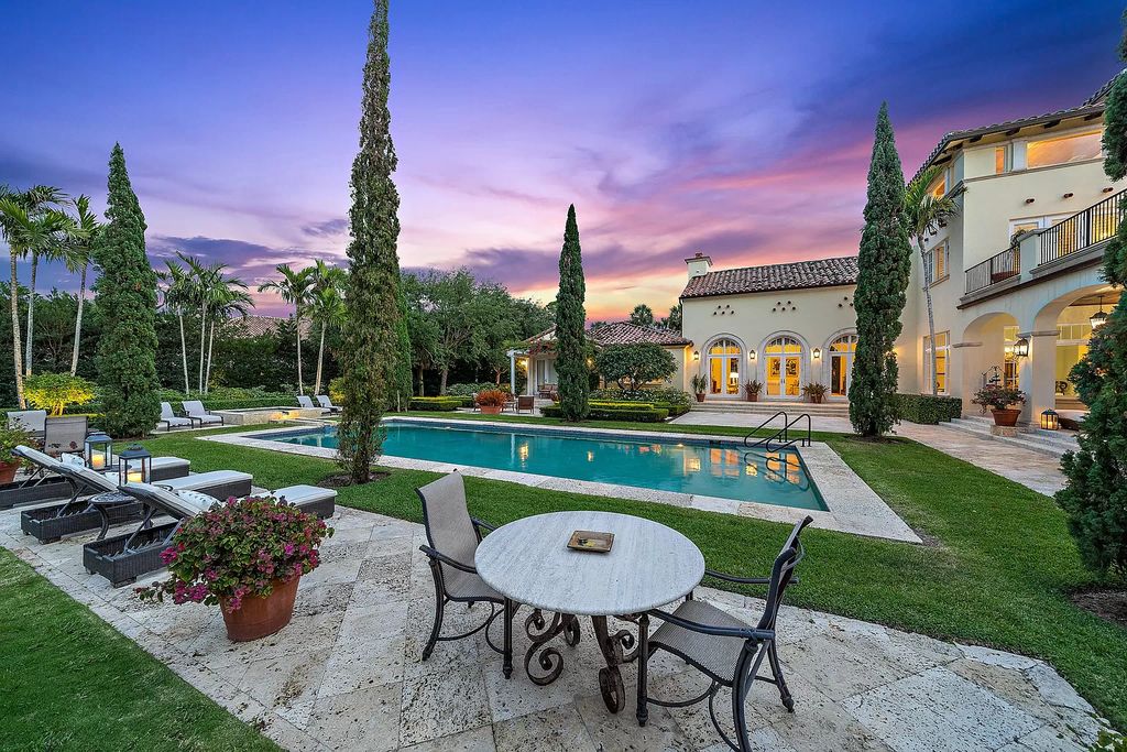 The Florida Home is a luxurious home offers a touch of Palm Beach in the heart of Jupiter now available for sale featuring privacy and security. This home located at 166 Bears Club Dr, Jupiter, Florida; offering 5 bedrooms and 8 bathrooms with over 7,800 square feet of living spaces.