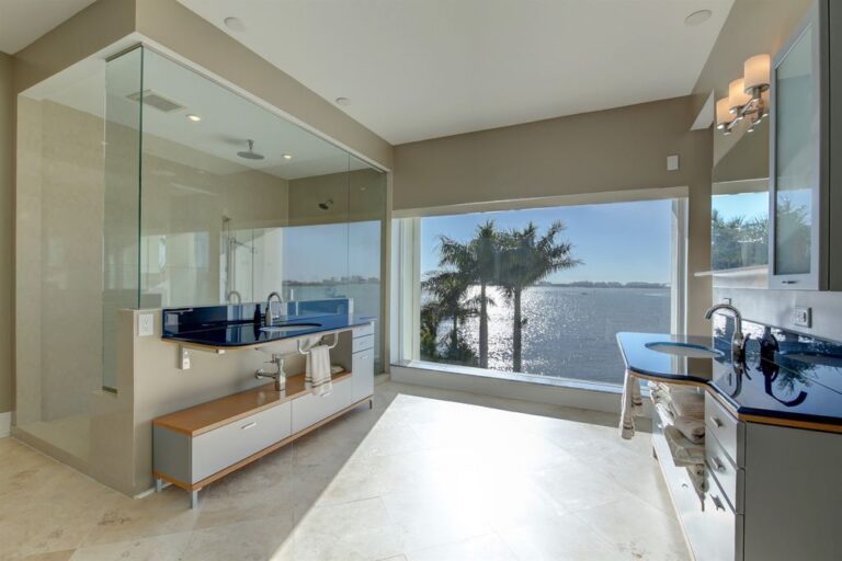 Photo inspiration: Curated Upscale Apartments With Unobstructed Harbor Views Gallery View 44