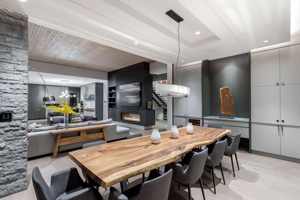 The World Class Sophisticated Home in West Vancouver is a luxurious home now available for sale. This home located at 4325 Keith Rd, West Vancouver, BC V7W 2L9, Canada