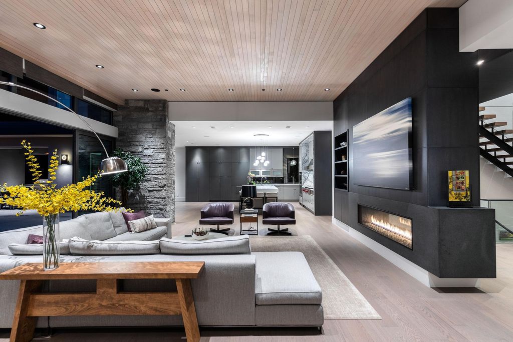 The World Class Sophisticated Home in West Vancouver is a luxurious home now available for sale. This home located at 4325 Keith Rd, West Vancouver, BC V7W 2L9, Canada