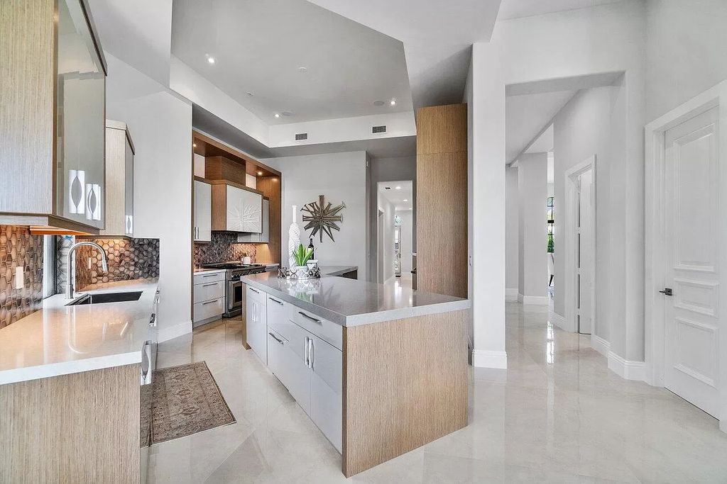 The Transitional Home in Boca Raton is a completely redone estate located in St Andrews one of the most prestigious Country Club now available for sale. This home located at 17530 Foxborough Ln, Boca Raton, Florida