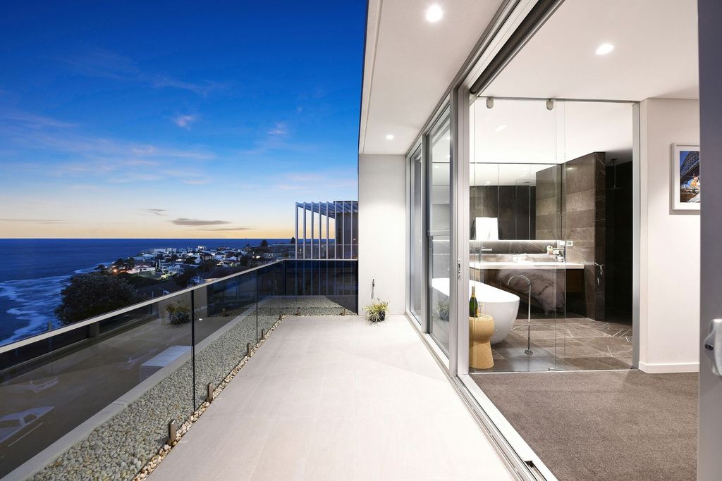  A luxury Lurline Bay home by talented Con Hairis in New South Wales for sale