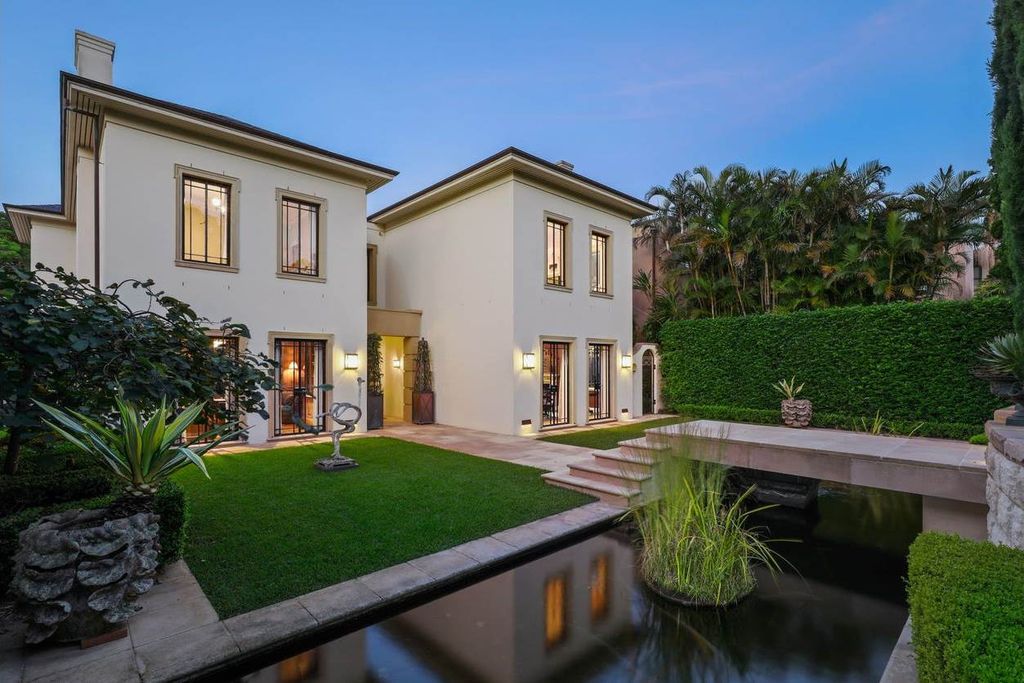 Absolute waterfront estate by Andre Porebski in New South Wales for Sale