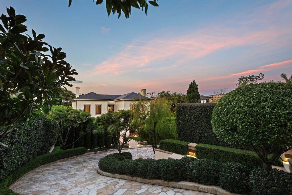 Absolute waterfront estate by Andre Porebski in New South Wales for Sale