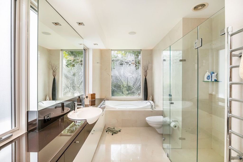 Beachfront villa in New South Wales with Gunnamatta Bay view for sale