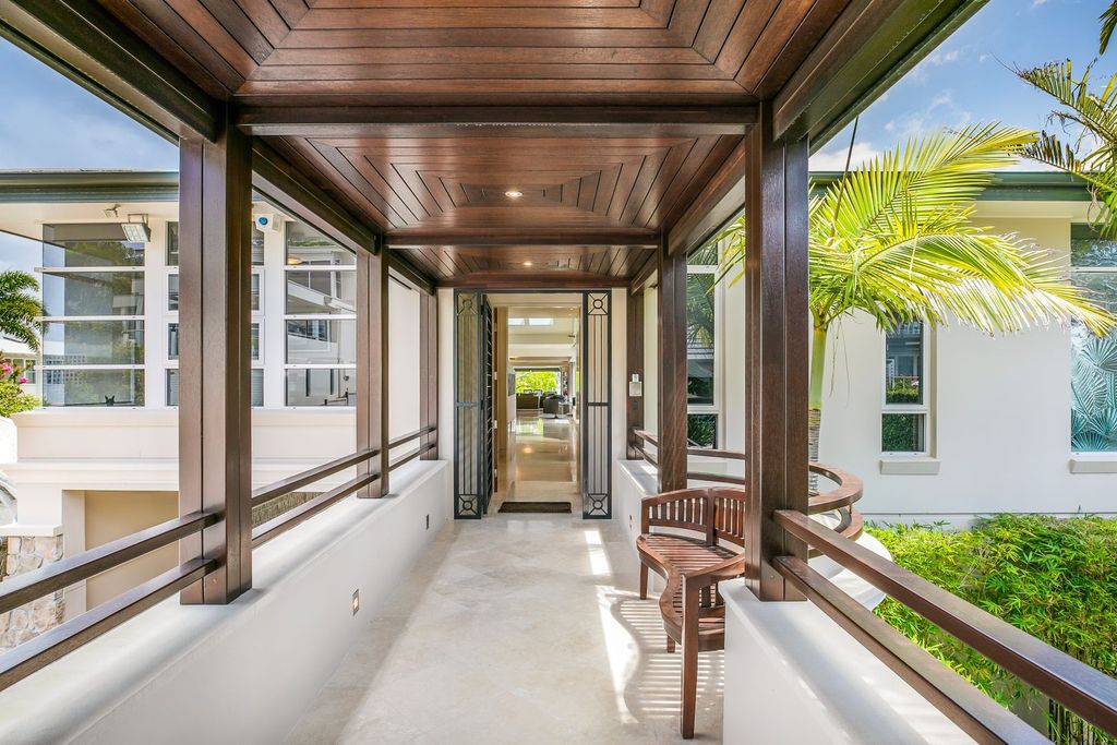 Beachfront villa in New South Wales with Gunnamatta Bay view for sale