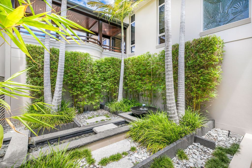 Beachfront villa in New South Wales with Gunnamatta Bay view for sale