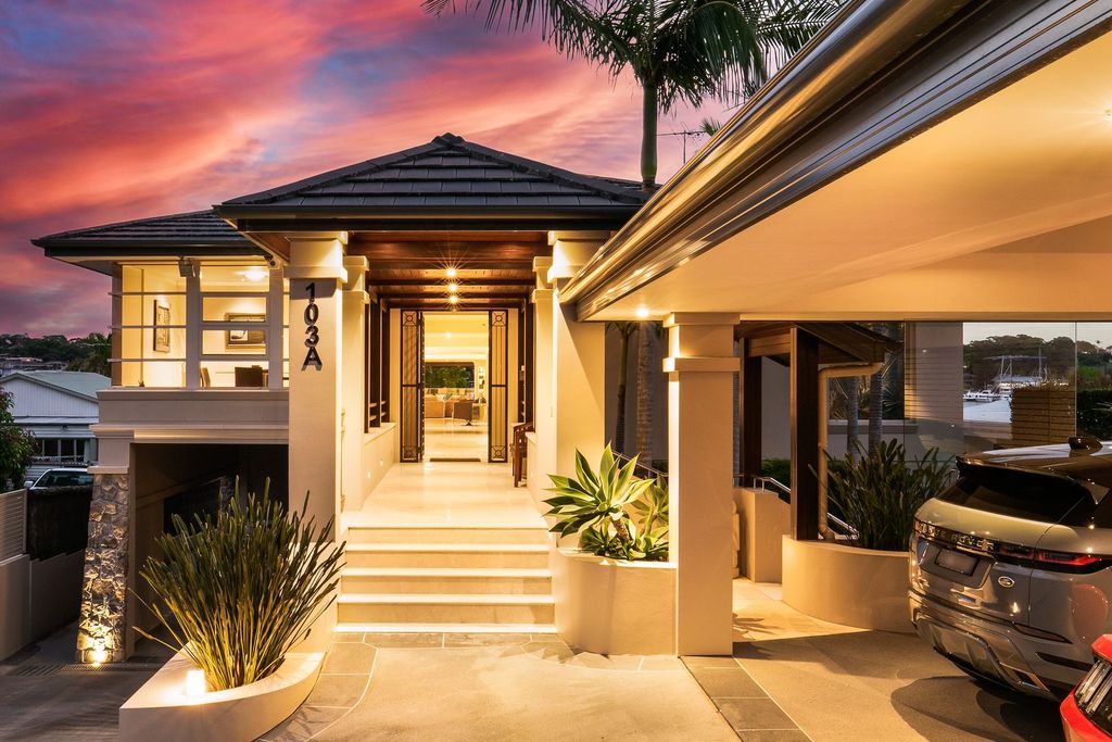 Beachfront villa in New South Wales with Gunnamatta Bay view for sale