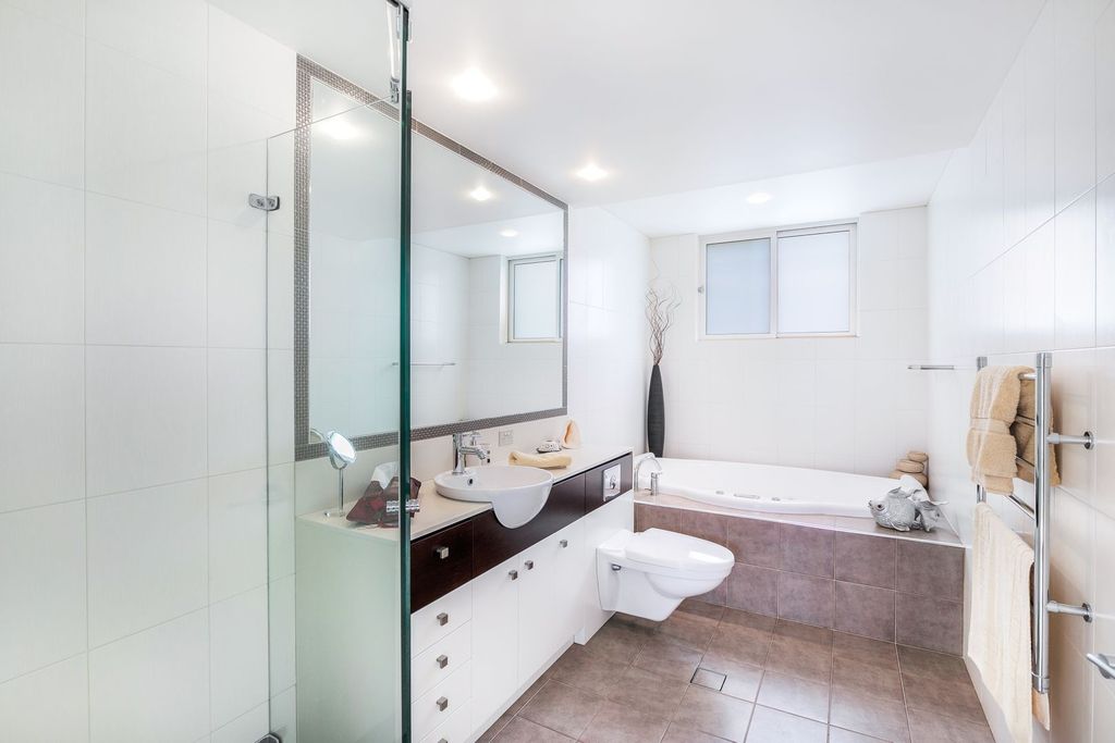 Beachfront villa in New South Wales with Gunnamatta Bay view for sale